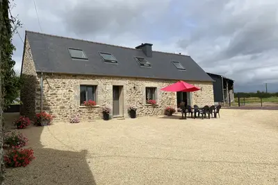 Image de A louer pour les vacances maison en pierre entièrement rénovée à la campagne