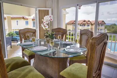 Image de Guest-friendly beachfront resort with pool\/tennis\/gym\/waterpark