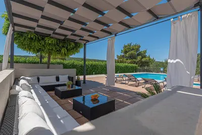 Image de Superbe maison à Dubrava près de.
