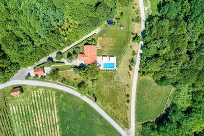 Image de Belle maison à Bedenica avec sauna