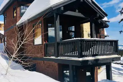 Image de True ski-in-ski-out Chalet perfect for families to share