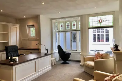 Image de Cute apartment  with office space nearby Amsterdam. Long term rental on request.