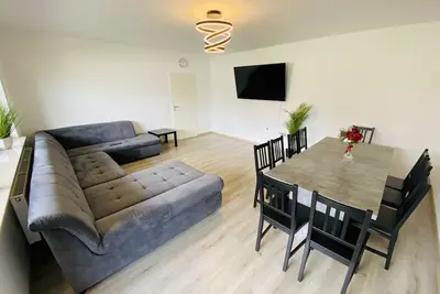 Image de Large 4 room accommodation + own parking spaces