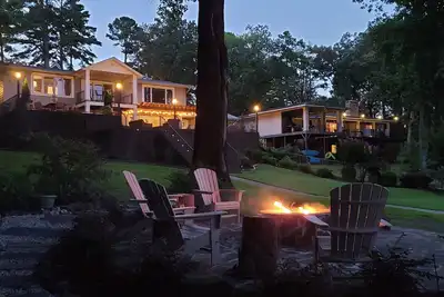 Image de \"Paradise Palms\" Luxurious home on Lake Hamilton