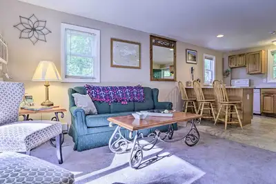 Image de Lake Getaway: Walk Across Street to Private Beach!