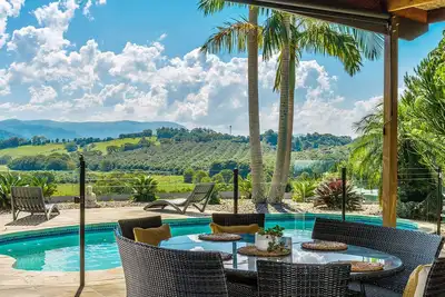 Image de 13km's to Byron Bay town: Perfect family retreat with pool, sauna & sunset views