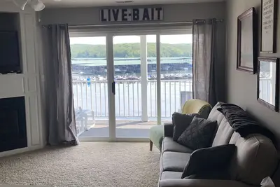 Image de Close to Lake of the Ozarks Shootout. Free Boat Slip. Centrally located