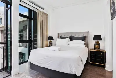 Image de High-end Viaduct studio apartment!