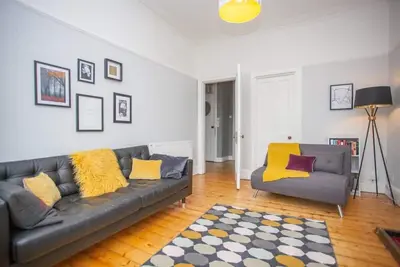 Image de Beautiful Flat in Great West end Location