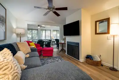 Image de Summerwind Cottage New to Market! Amenity Cards! Dog Freiendly!