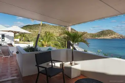 Image de Maison Rose à Toiny est une jolie villa à l'esprit de St Barth.