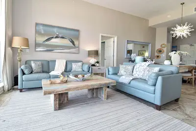 Image de Beachfront 2nd Floor Condo with Resort Amenities and Private Beach Access 🐚
