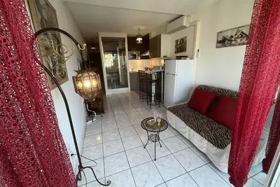 Image de Studio cabine rénové climatisé, 2 couchages, plage à proximité - Cap d'Agde Naturisme