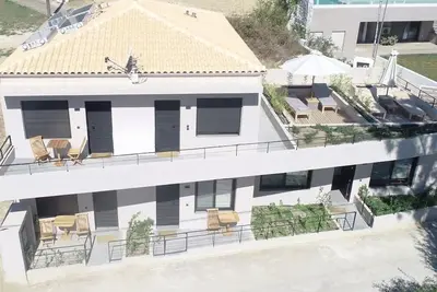 Image de Elsa Modern Apartment One bed with private outdoor seating. Ground level Apt1