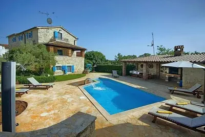 Image de Maison de vacances pour 7 personnes  + 1 enfant env. 170 qmà Poreč, Istrie (Istrische Riviera)