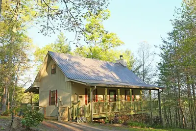 Image de Lorelai Lair - bain à remous, privé, romantique et Animaux acceptés