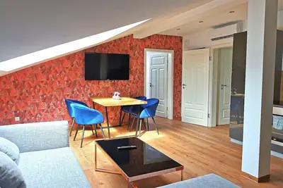 Image de Moderne 3 Zimmer Dachgeschoss Wohnung im Herrenhaus Henriettenhof