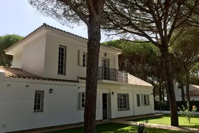 Image de Villa with pool in luxury urbanization