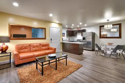 Image de 2a Relaxing Moab Redcliff Condo Pool & Hot Tub - Pet Friendly!