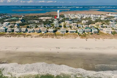 Image de Captain’s Quarters - Private Beach Access!