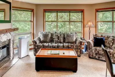 Image de Prime Ski-in Ski-out Location! Top Floor Unit, Pool, Hot tubs, Bbq (552)