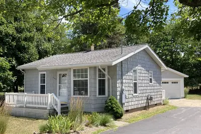 Image de Best of Both Worlds! 5th Avenue Beach and Downtown Within Walking Distance! !