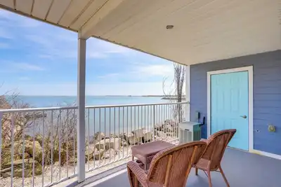 Image de Waterfront Bass Island Retreat w/ Balcony + Tv