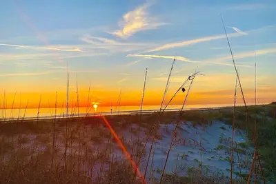 Image de Jacksonville Beach Oceanfront condo with private patio, pool / pet friendly