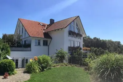 Image de Grand appartement \"Vestner\" près du lac de Constance avec Wi-Fi, balcon, terrasse et jardin