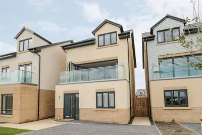 Amble Views, pet friendly, luxury holiday cottage in Amble