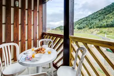 Image de Agréable appartement pour 9 personnes avec Wifi, piscine, Tv, balcon et parking