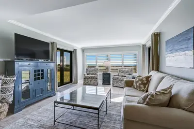 Image de Oceanfront | Ground Level | Luxury Amelia Surf and Racquet | Private Patios off Both Bedrooms