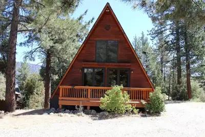 Image de Cozy A-frame Cottage