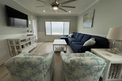 Image de Direct Oceanfront, completely renovated, 3 bdrm, 2 bath, fast Wifi!