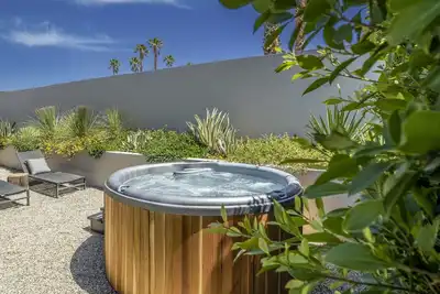 Image de Spa-Zone's 'Designer Oasis' with Chill Desert Vibe