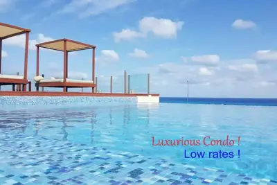 Image de Steps To Beach & 5 Ave. - Roof Pool - Fast Wifi unit 403