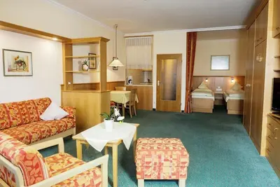 Image de Apartment with balcony or terrace - bathrobe access to the thermal baths possible.