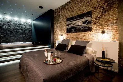 Image de Beautiful Studio in the Center Town with Jacuzzi