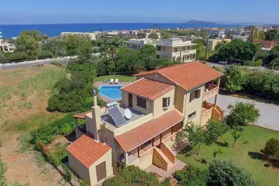Image de Villa Crète exclusive | Villa Alexia | 4 chambres | Grands jardins avec pelouse | Chania