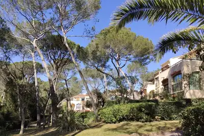 Image de T2 Golf Valescure, swimming pool, tennis & private garden