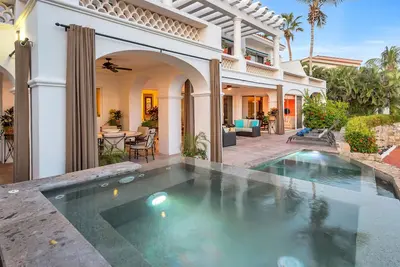 Image de Stay 4 Get 1 Night Free - Stay 7 Get 2 Nights Free! !