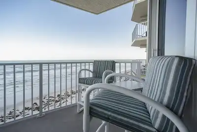 Image de Condo on the Beach in Sunny Daytona Beach Shores at Shores Club Unit 604