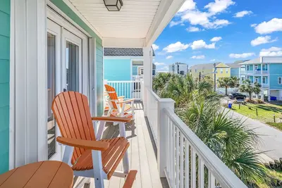 Image de Beautiful beach home! Private pool! Dates in August have been discounted!