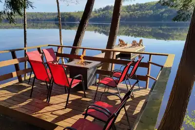 Image de Beautiful Waterfront Cottage on Kennisis Lake