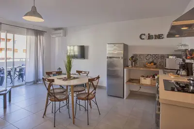 Image de L'orangeraie : Calvi centre à 300m de la plage et du port, parking privé