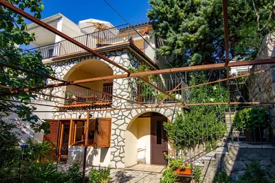 Tasteful vacation apartment near the sea
