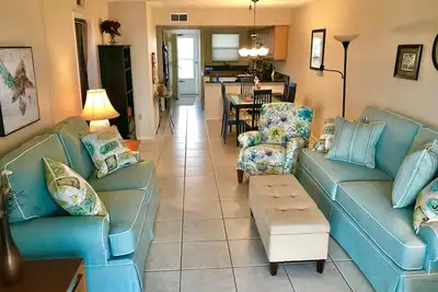 Image de Beautifully Updated, Spectacular Views!