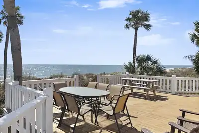 Image de Beachfront w/ Main House & Guest House; Screened Porch; Sun Deck; Cable Tv/WiFi