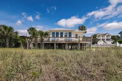 Image de Oceanfront Classic w/ Sun Porch & Sun Deck; Cable Tv & WiFi; Conveniently Located