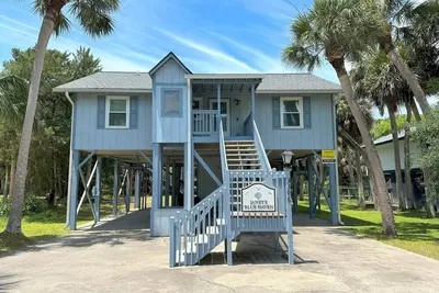 Image de Classic Beachwalk Home w/ Huge Large Sun Porch; Easy Beach Access; Cable Tv/WiFi